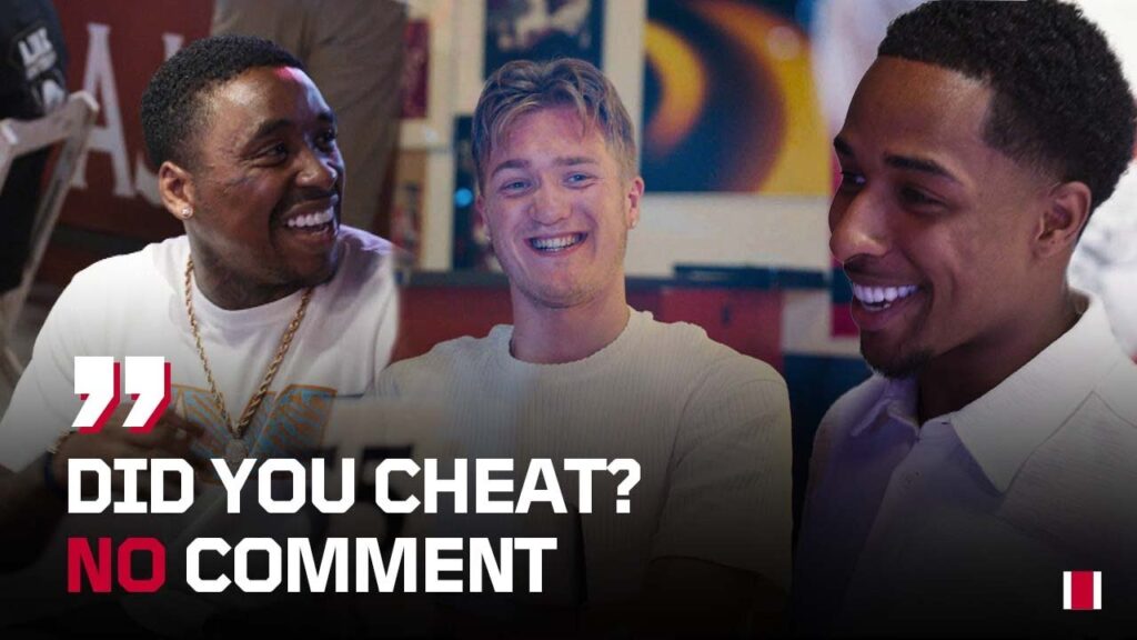 Let’s QUIZ! 🎰 | Bergwijn, Pasveer, Vos & Rijkhoff play the Ajax pubquiz with fans! 💬🛎️