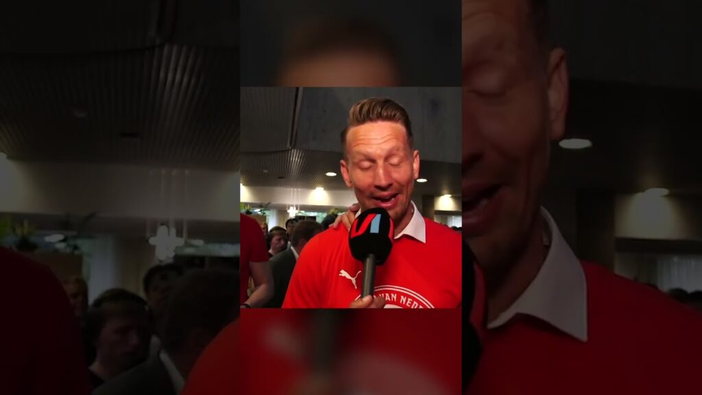 😂 Héérlijk interview met Joey Veerman en Luuk de Jong bij de huldiging van PSV!