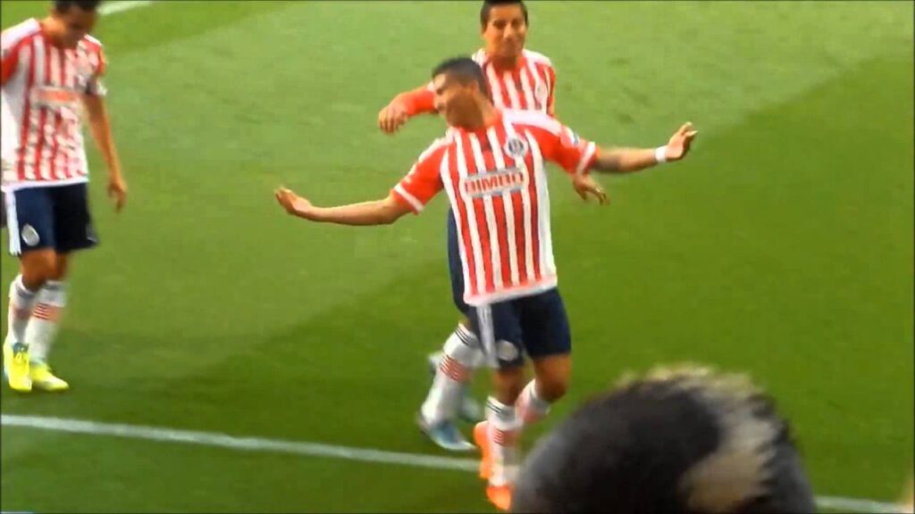 Gol de Orbelin Pineda vs Tigres Estadio Omnilife