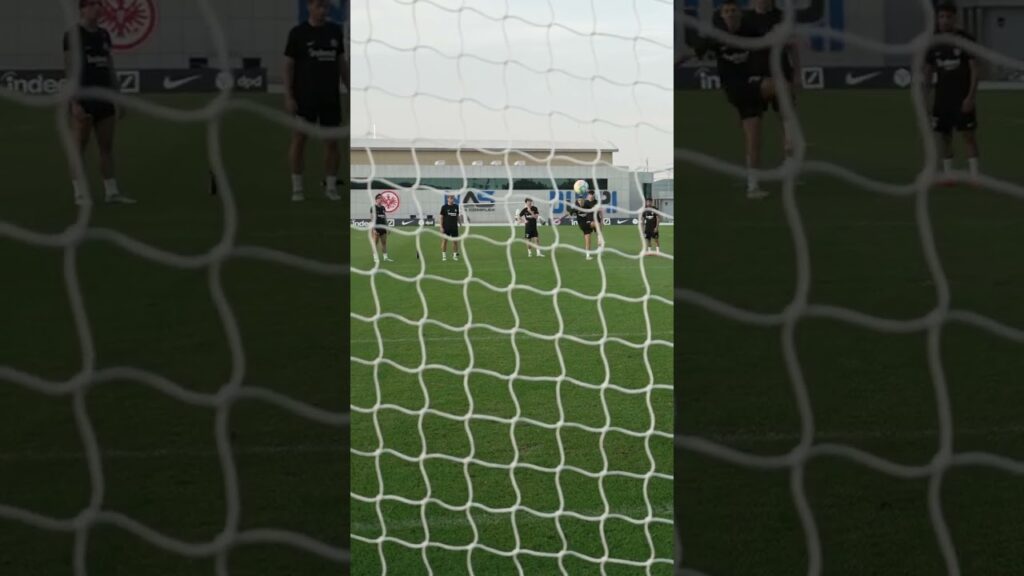 Wie bewertest du Jespers Schusstechnik? 🤌 🚀🎯 #shorts