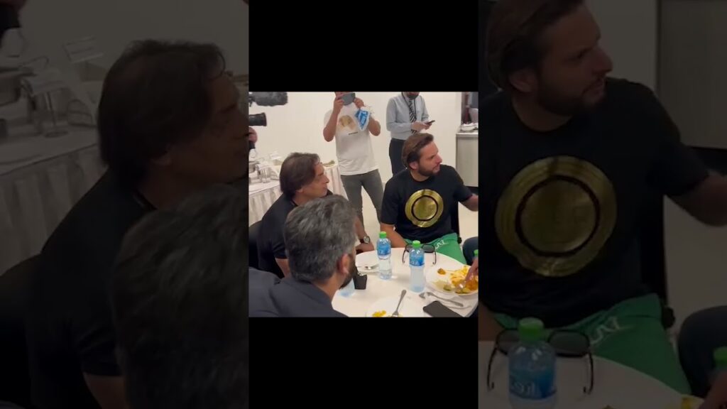 Oye Idher Betho Na | Shoaib Talking To Gayle In Urdu #Shorts #CricketShorts #SportsCentral|SP1