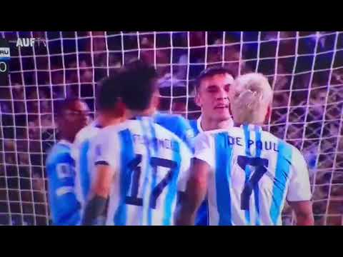 Manuel Ugarte demande à De Paul d'arrêter de s*cer Messi lors d'Argentine vs Uruguay