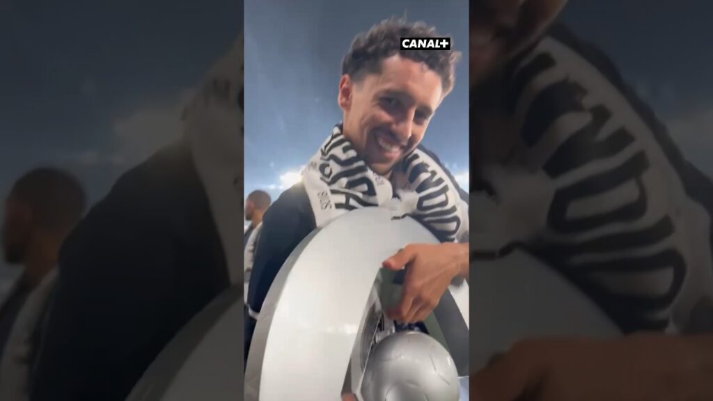 Le trophée de la Ligue 1 trop lourd pour Marquinhos ? 😜