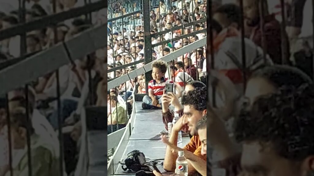 تفاعل ابن سيف الدين #الجزيري مع هتافات جماهير #الزمالك