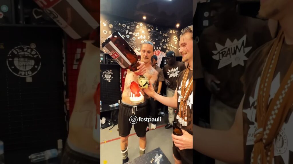 A trademark shoey by Jackson Irvine and Connor Metcalfe 👟🍾🇦🇺😂 #socceroos #bundesliga #stpauli