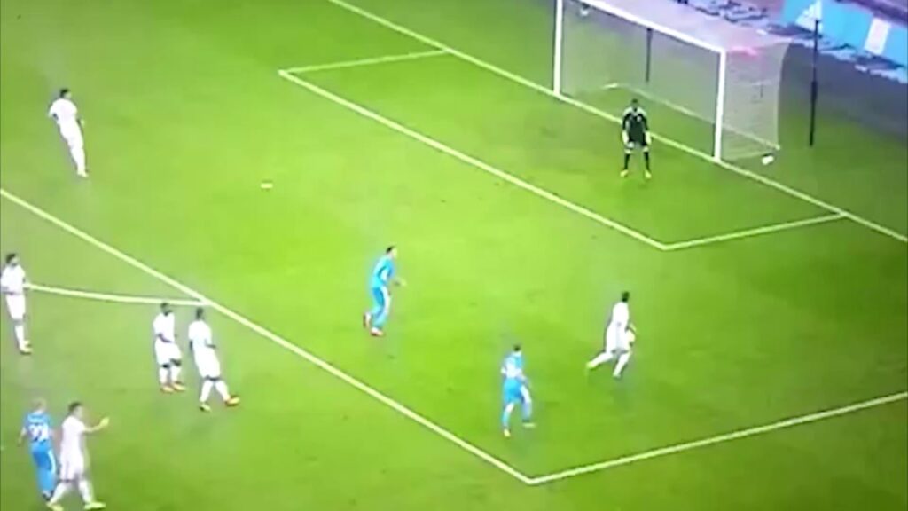 Steve Mandanda NUTMEG SKILL against Domzale | Marseille vs Domzale 3-0