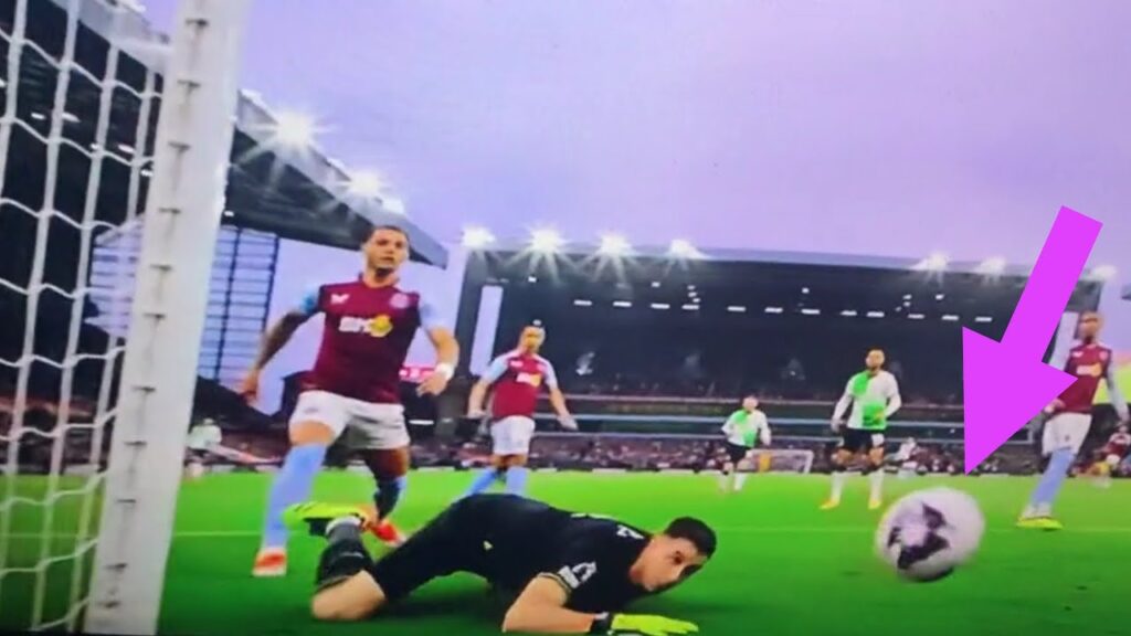 Emi martinez own goal | goalkeeper error vs Liverpool