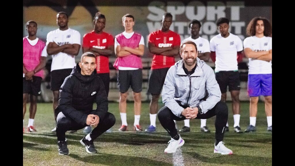 England Manager Gareth Southgate visits Rising Ballers 🤩 Unsigned Special 👑