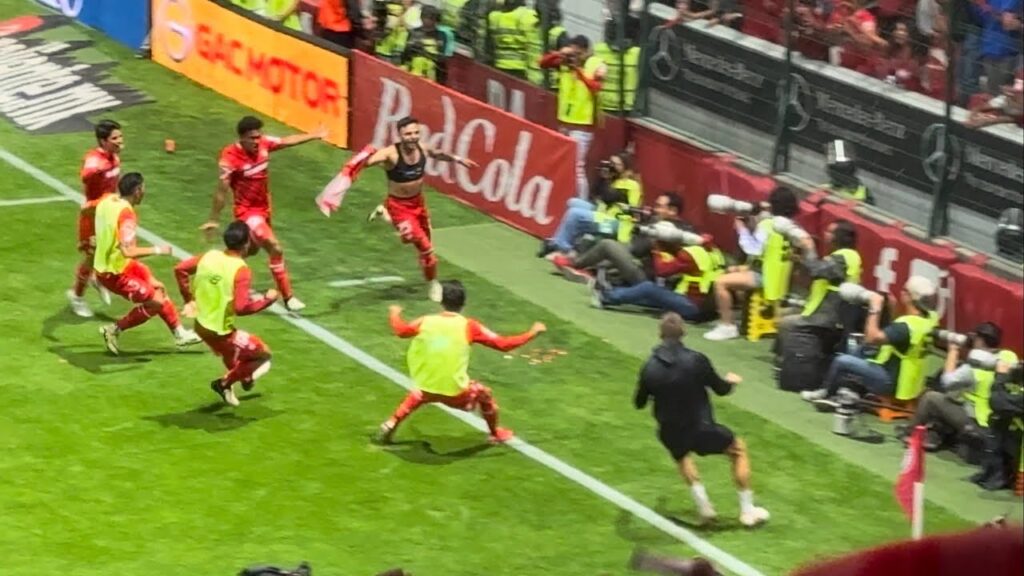 GOL de ALEXIS VEGA y FESTEJO de LOCURA que ¡NO SIRVIÓ PARA NADA! en el TOLUCA vs CHIVAS 0-0