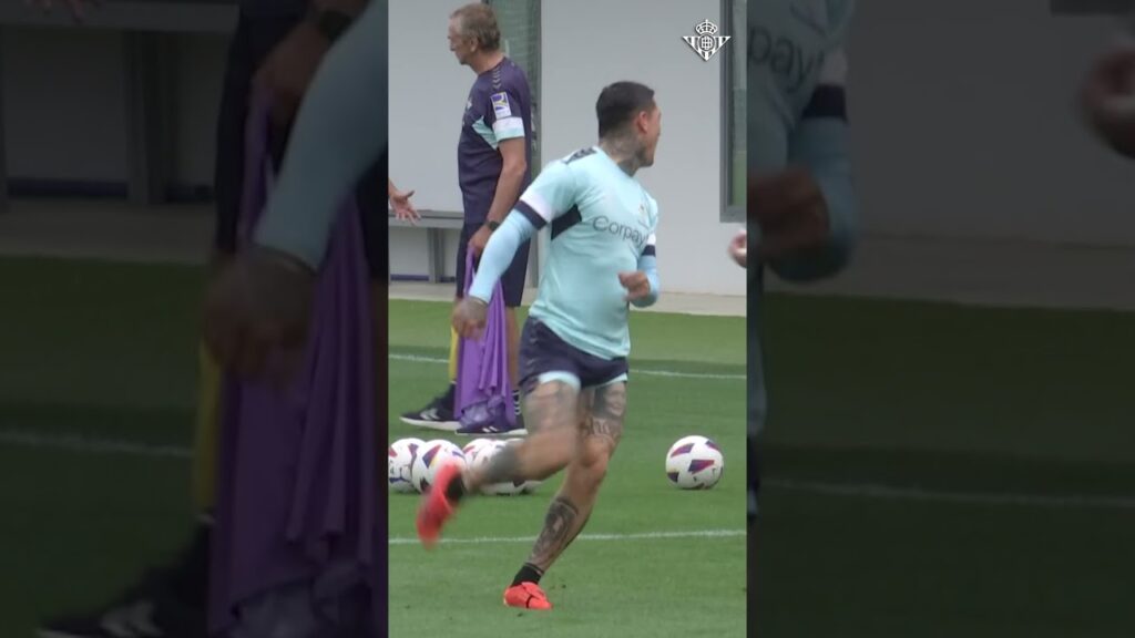 Chimy Ávila y Pezzella, en acción 🇦🇷💪⚽️