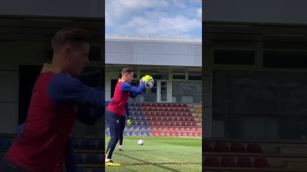 Marc-AndrĂ© ter Stegen Training đŸ”¥ #shorts #goalkeeper Marc-AndrĂ© ter Stegen Training đŸ”¥ #shorts #goalkeeper