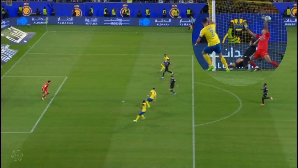 Yassine Bounou crazy save against Cristiano Ronaldo | Al-nassr vs A-hilal