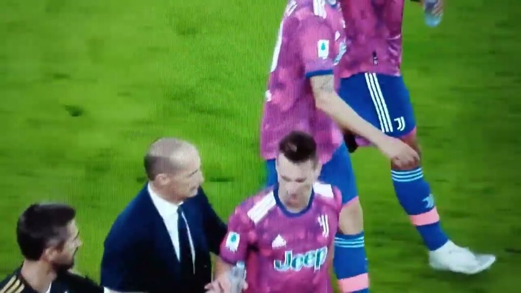 Arek Milik Red card   Juventus vs Salernitana 2 2