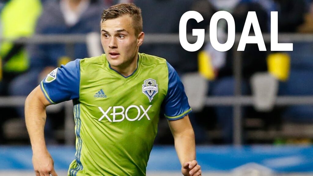 GOAL: Jordan Morris heads home a great cross from Nicolás Lodeiro