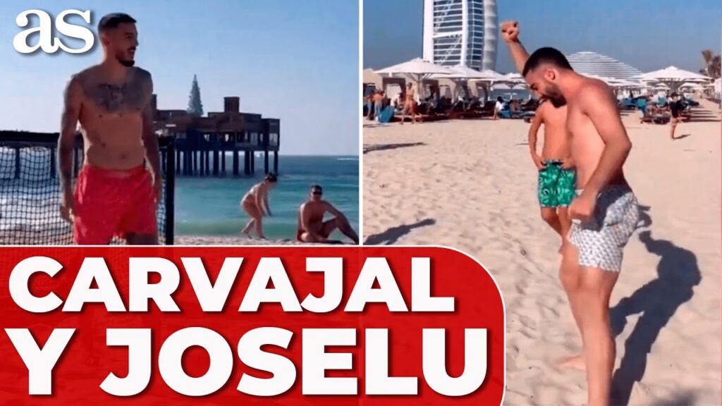 CARVAJAL y JOSELU juegan al FÚTBOL en la PLAYA con unos NIÑOS