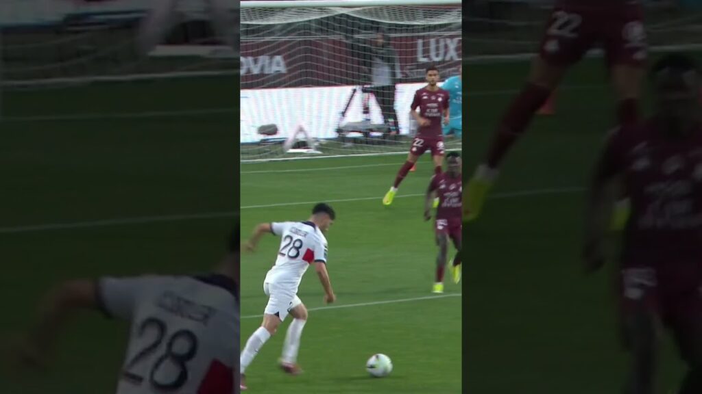 Le centre-tir de Carlos Soler 🇪🇸