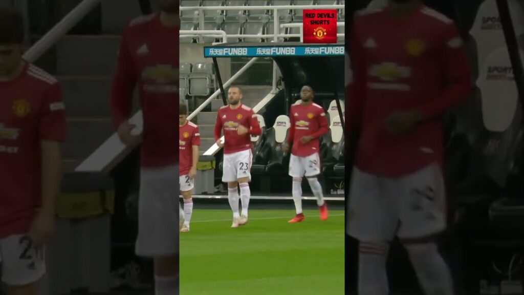 The Luke Shaw Shuffle 🕺 #shorts #lukeshaw