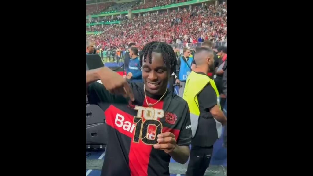 Jeremie Frimpong with the SC Top 10 chain after Bayer Leverkusen won the German Cup ❄️ #shorts
