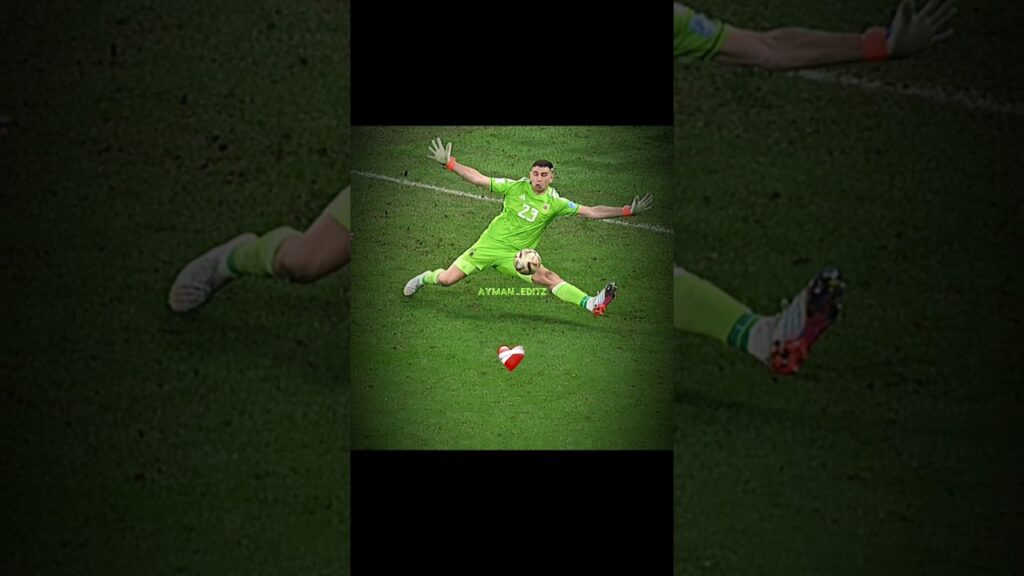 Emiliano martinez 😀 #shorts #football #trendingshorts #viral #martinez #shortsfeed #funnyshorts