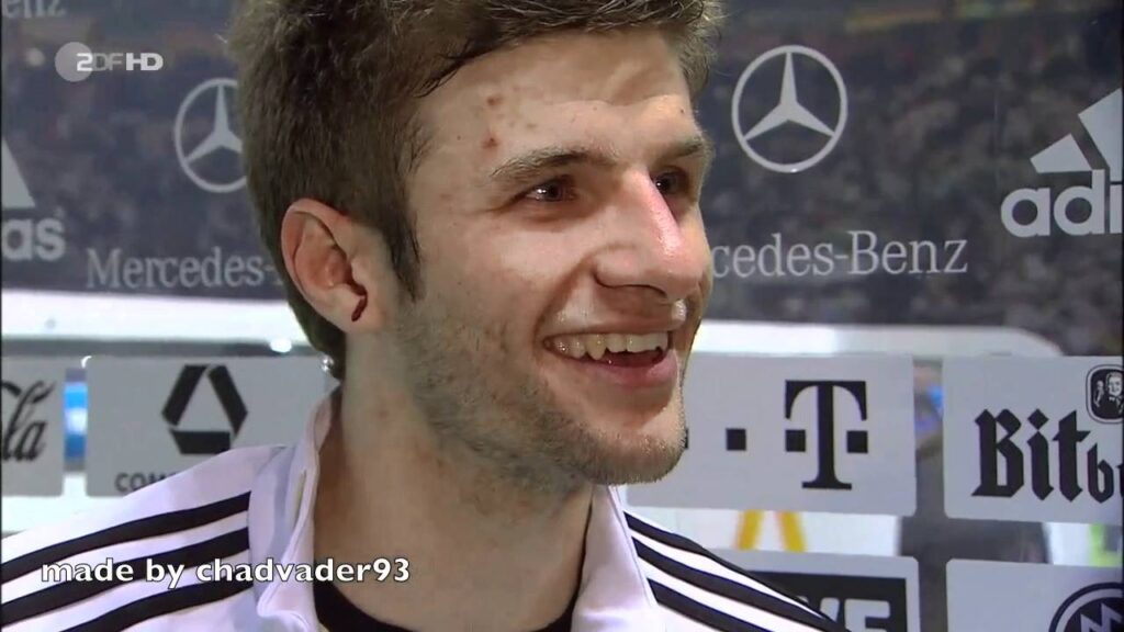 Thomas Müller lustiges Interview über Klose (English Subtitles)
