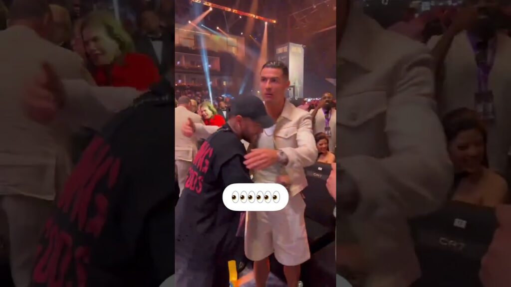 NEYMAR E CR7 JUNTOS! 🔥 Se liga na resenha deles durante uma luta de boxe na Arábia Saudita #shorts