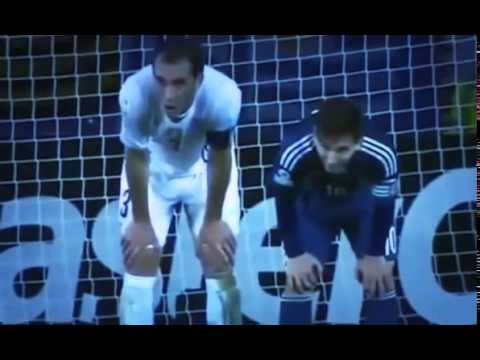 Leo Messi & Diego Godin's hilarious synchronisation during Argentina v Uruguay 2015