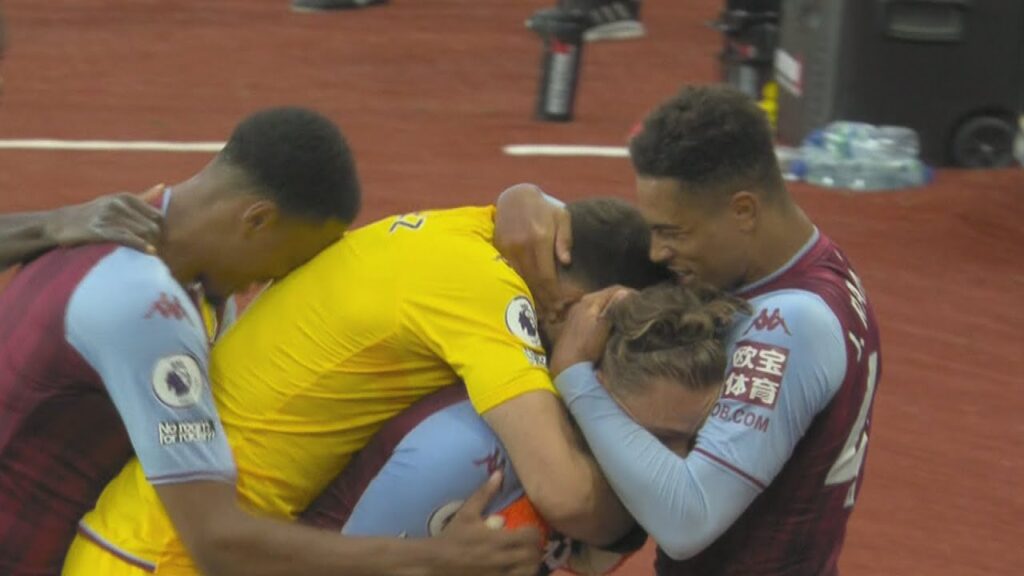 Matty Cash AMAZING goal in Aston Villa 3-0 Everton