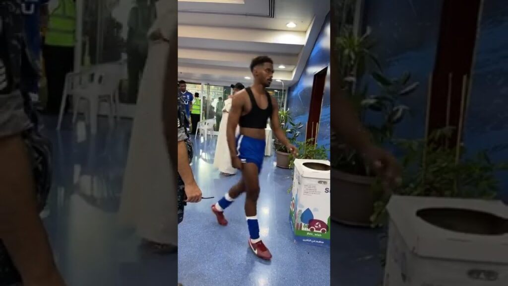 لاعبو الهلال بعد الفوز على القادسية الكويتي