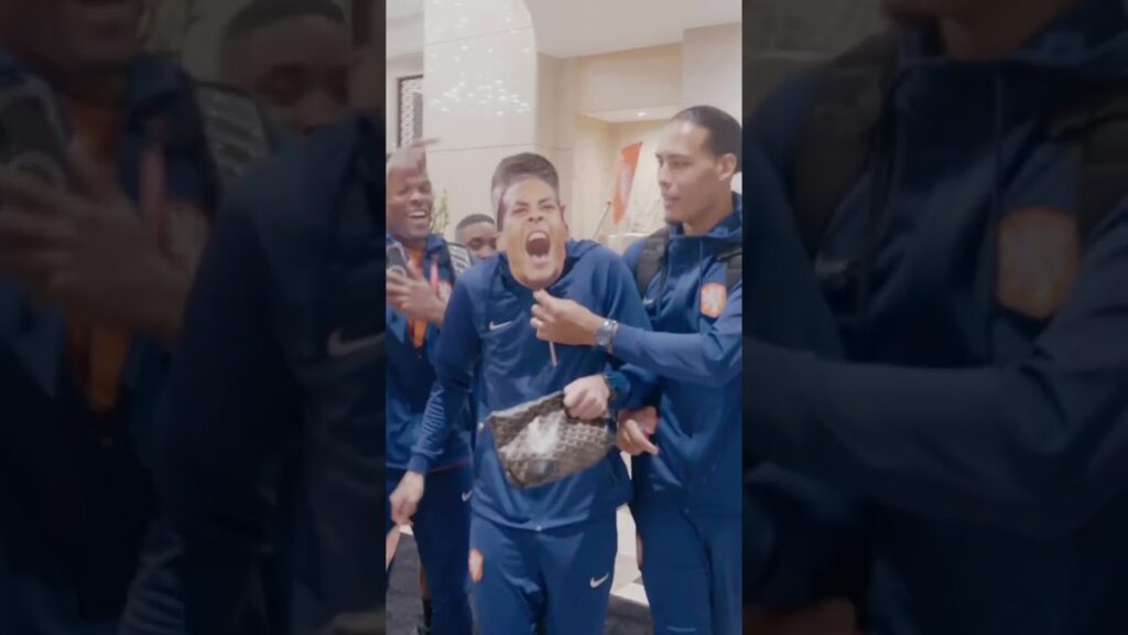 Van Gaal dances in Netherlands World Cup celebrations 🧡 🎥 @OnsOranje #shorts