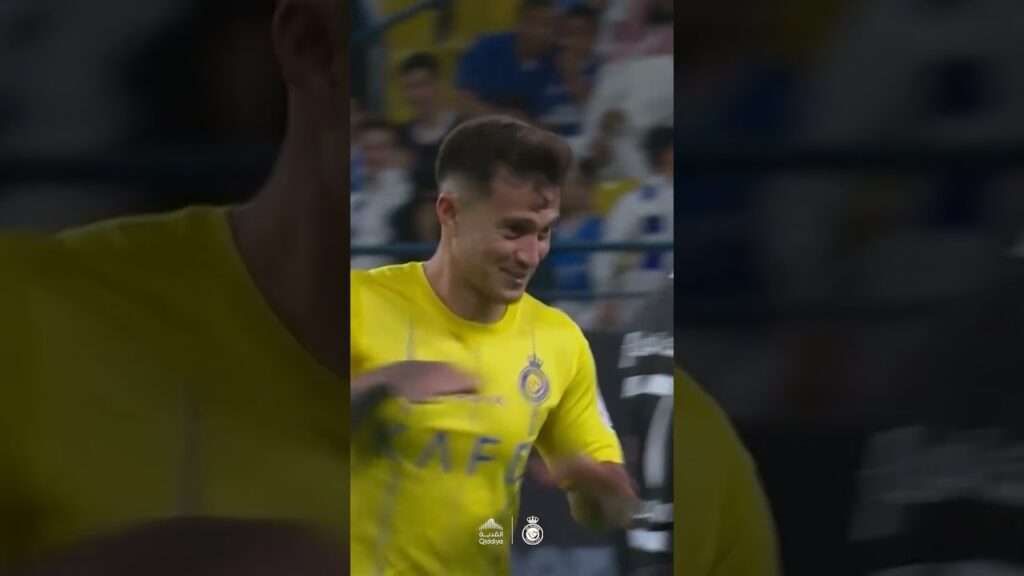 Otavio’s wasting no time, kicking the game off with a wonderful goal ⚽🥳