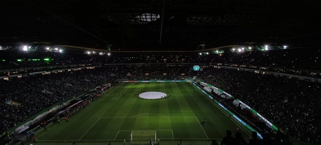 Fotos do estádio na festa de campeão.