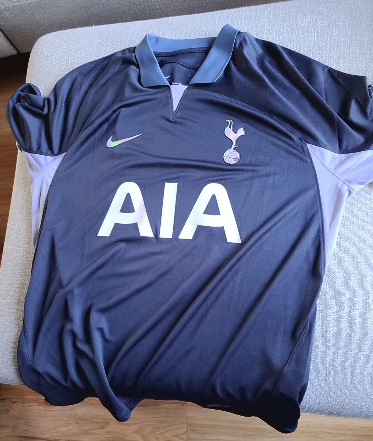 First shirt I've bought since "Bale 3" home kit in 2012. Just too pretty to pass up