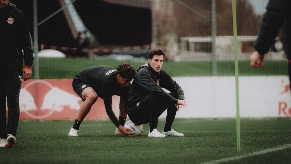 Wumms 💥 Streichbold Omoregie haut Capaldo vom Hocker 💫