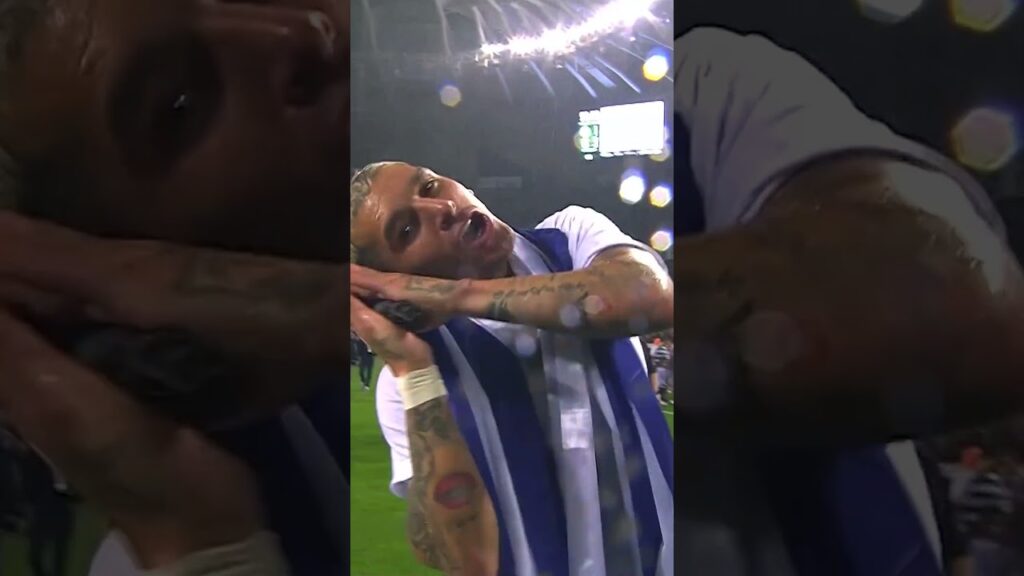 🥳 Lucas Torreira, Şampiyonluğun Coşkusunu Yaşıyor! #shorts #galatasaray