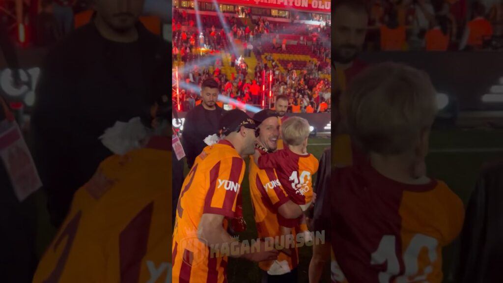 Hakim Ziyech, Ciro ve Dries Mertens’ten makas alıyor :) | Şampiyonun Gala Gecesi