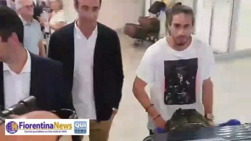 Benvenuto al nuovo giocatore della Fiorentina Martin Caceres. L'arrivo a Firenze del difensore