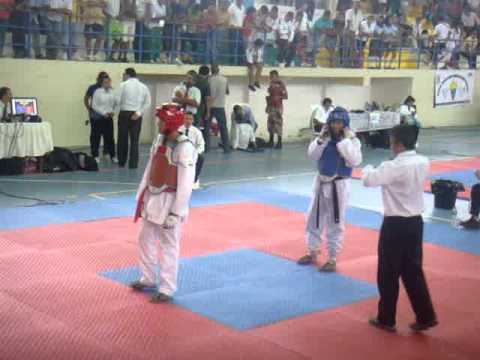 José Luis Rodriguez Guamán (Napo TKD) peto Azul