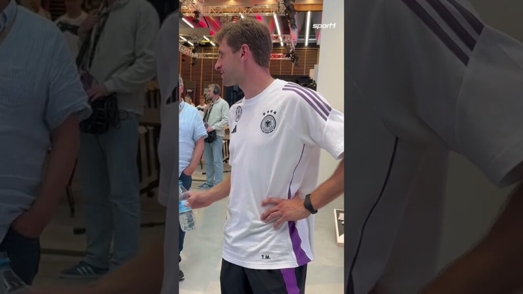 Thomas Müller und Leroy Sané am rätseln! 🤔 #shorts #dfb
