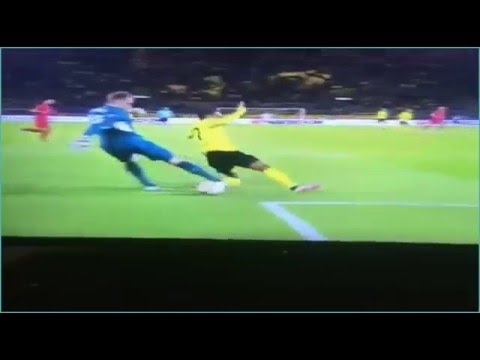 Simon Mignolet sent Aubameyang back to Africa