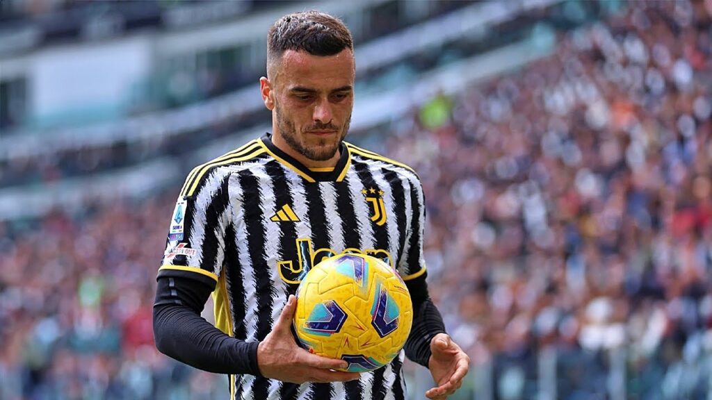 𝐋𝐎𝐎𝐊 𝐖𝐇𝐀𝐓 Filip Kostić is doing at Juventus! 👀