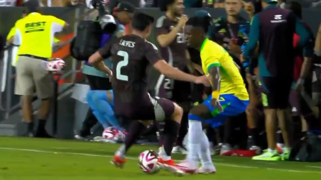 VINI JR PASSOU CANETA E FEZ ASSISTÊNCIA | Vinicius Júnior vs México