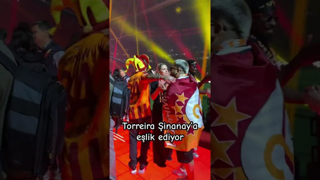 Torreira Şinanay’a eşlik ediyor #galatasaray #hedef25 #champion #ultraslan #torreira #sinanay