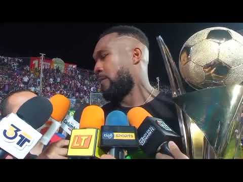 Kendall Waston: "Me sabe riquísimo, un torneo es difícil, imagínese cuatro".