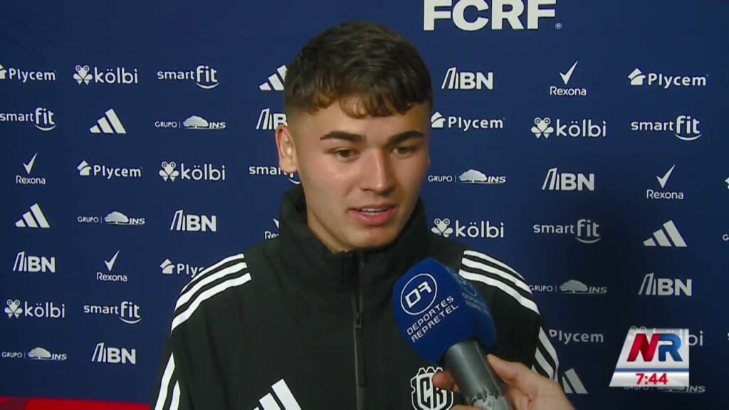 Gustavo Alfaro cambió su sistema defensivo en Selección Nacional