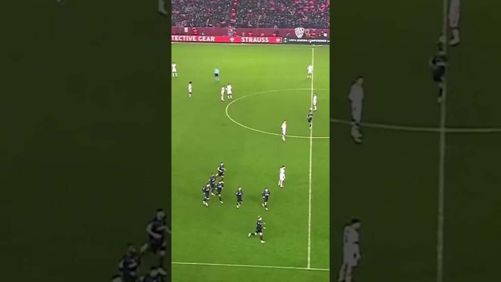 Trabzonspor x Basel - Larsen’in golü ve gol sonrası tüm takımın bayrak açarak yaşadığı gol sevinci.
