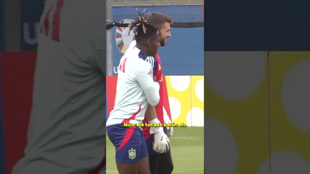 Nico Williams pisa a Unai Simón y la charla entre ambos no tiene precio