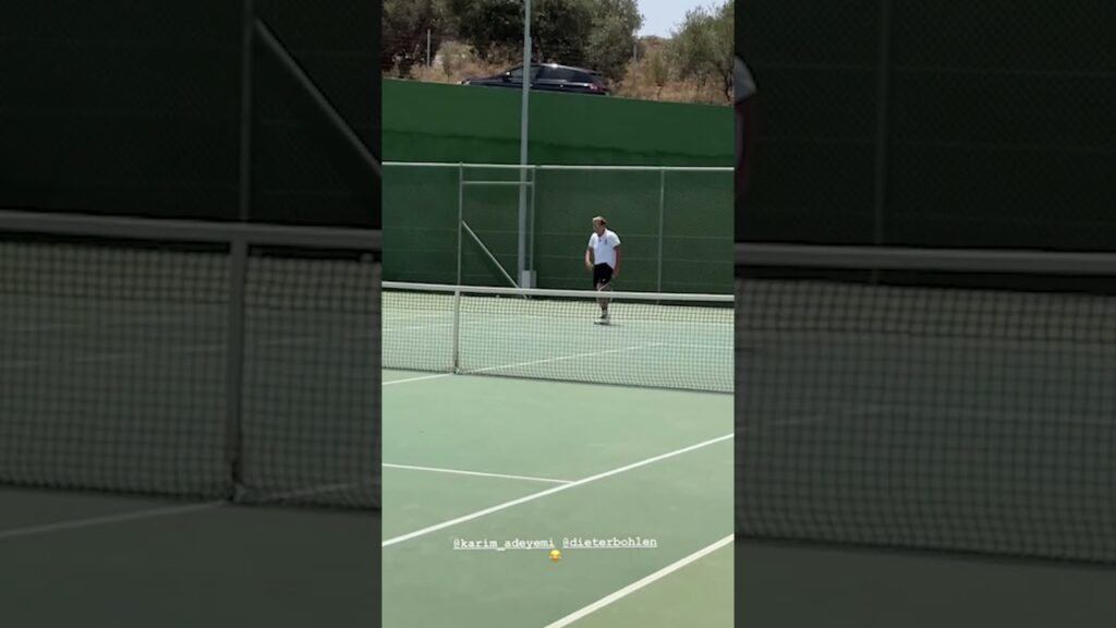 Der kuriose Tennis-Partner von Karim Adeyemi | #shorts
