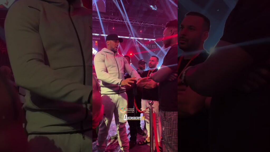 Anthony Joshua meets Andre Onana at the 5v5 👀🍿