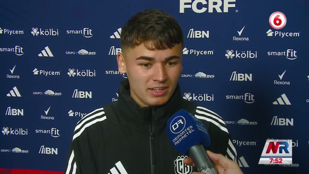 Gustavo Alfaro cambió hasta nueve nombres su formación en siete meses