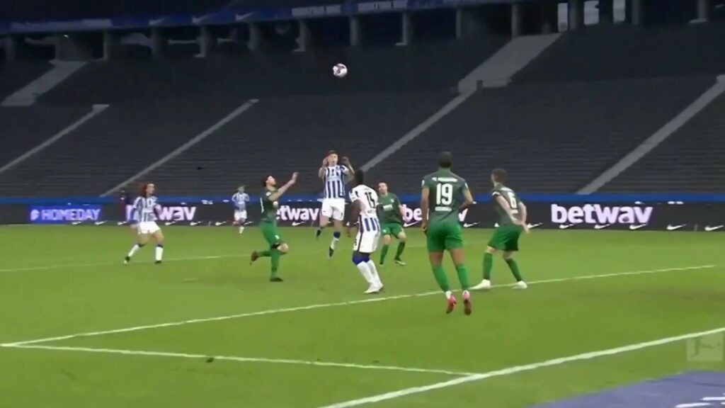 Krzysztof Piątek  bohater spotkania Herthy 2-1 Augsburgiem (06. 03. 2021)